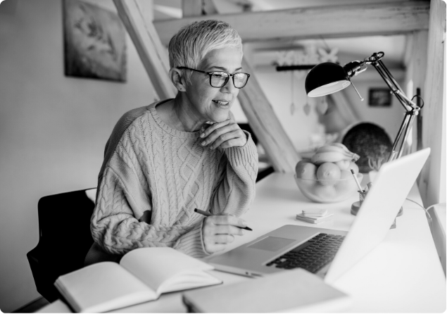 lady at laptop