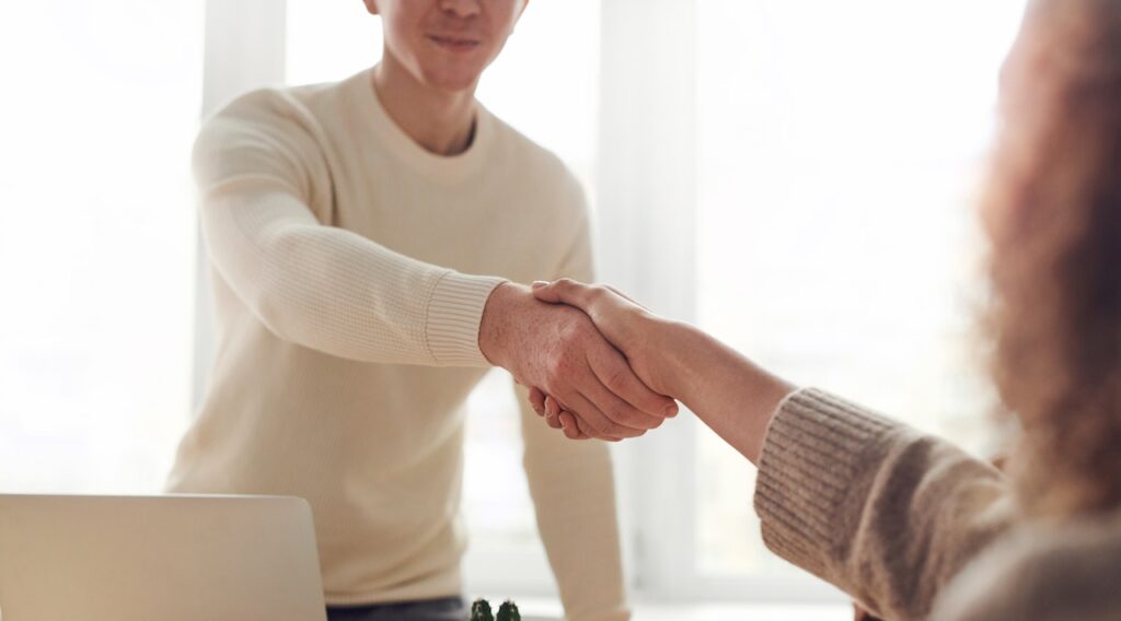 From job ad to background checks: 5 tips for better candidate experience