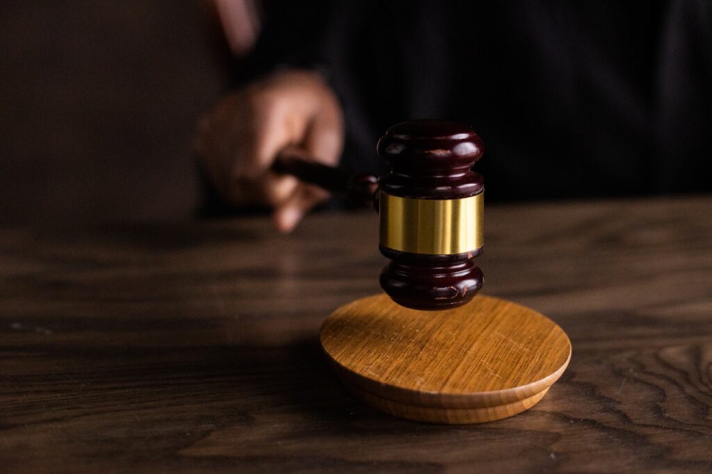Payroll and HR legislation update: Retained EU laws, redundancy, paternity leave
