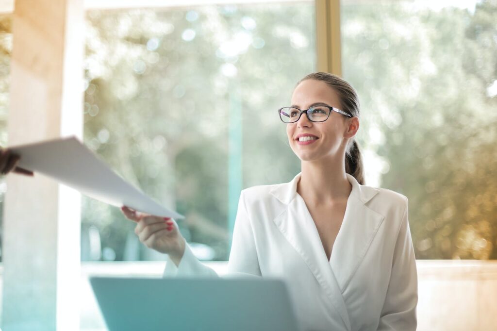 Compliance and legislation tips for payroll and HR shared services directors
