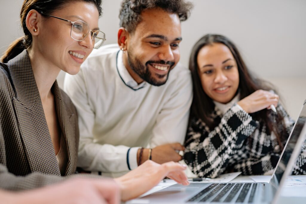 realtime payroll system improve payroll accuracy - team