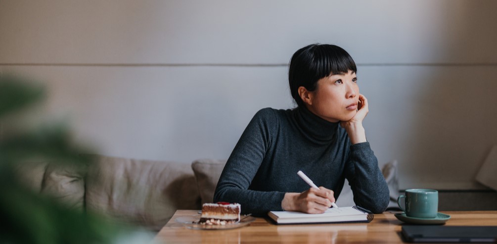 How does employee financial wellbeing affect productivity and retention?